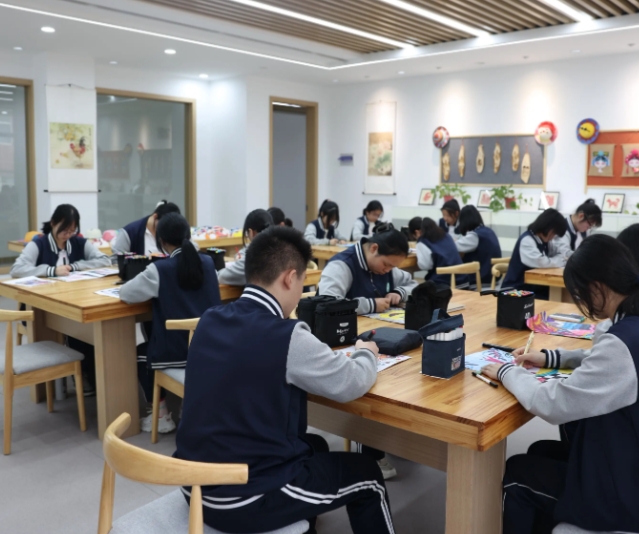 <b>同样是中职可持续展开的必答题说到底要形成升学有途径</b>